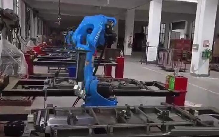 國產機器人卡諾普配激光焊接